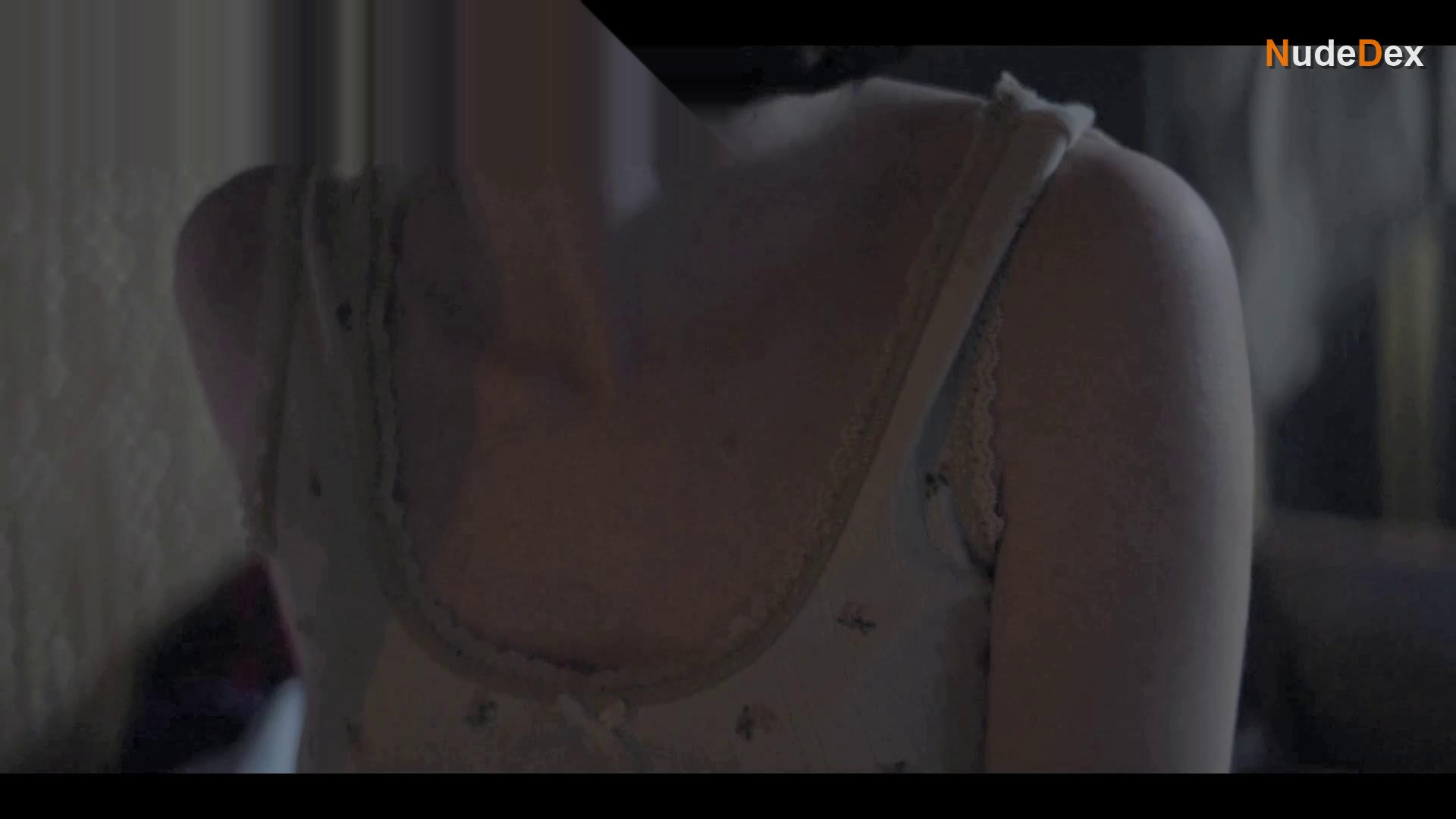 Caroline Barnard in Osmy Den, photo 6