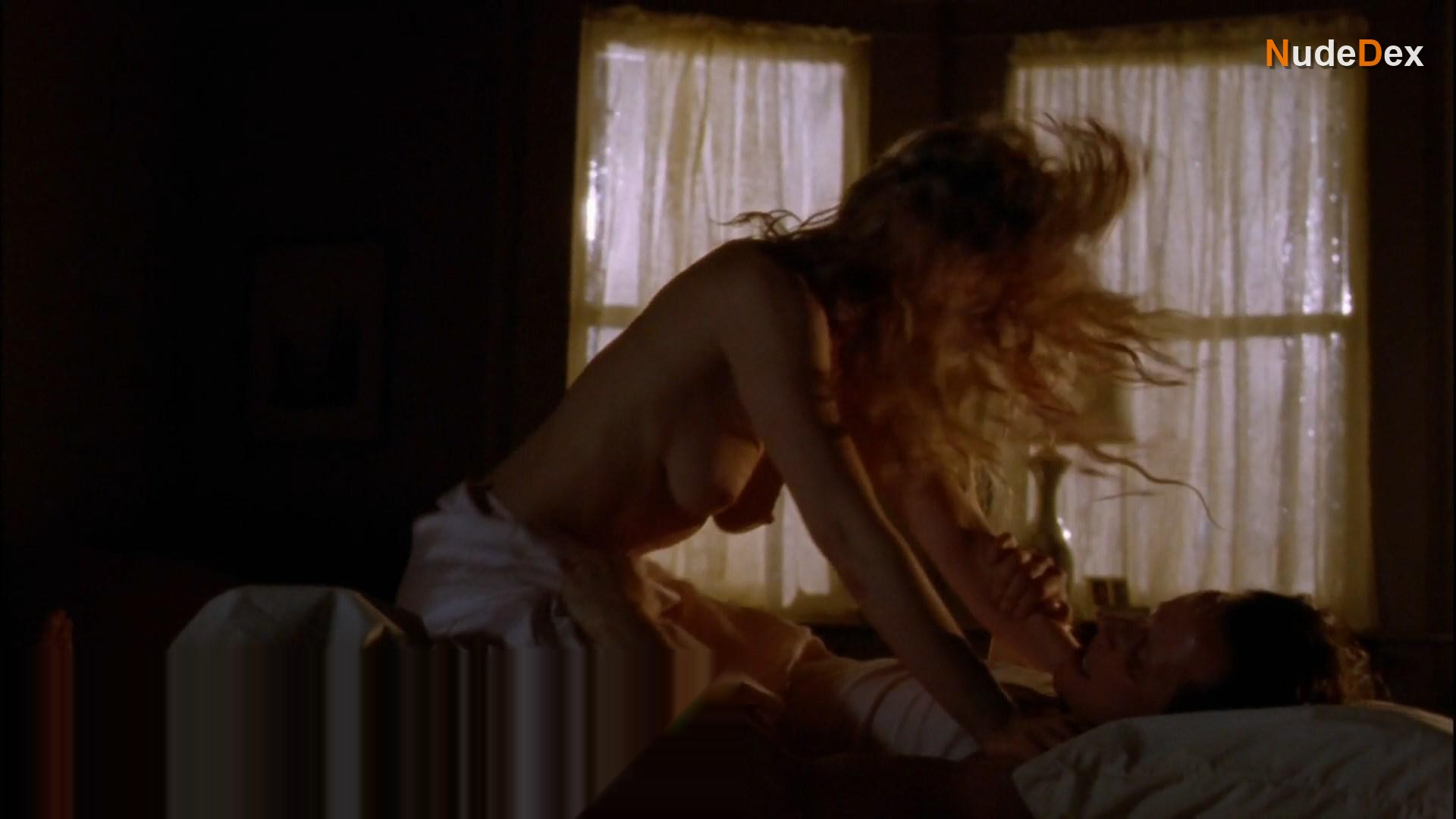 Carrie Anne Fleming in Masters Of Horror, photo 9