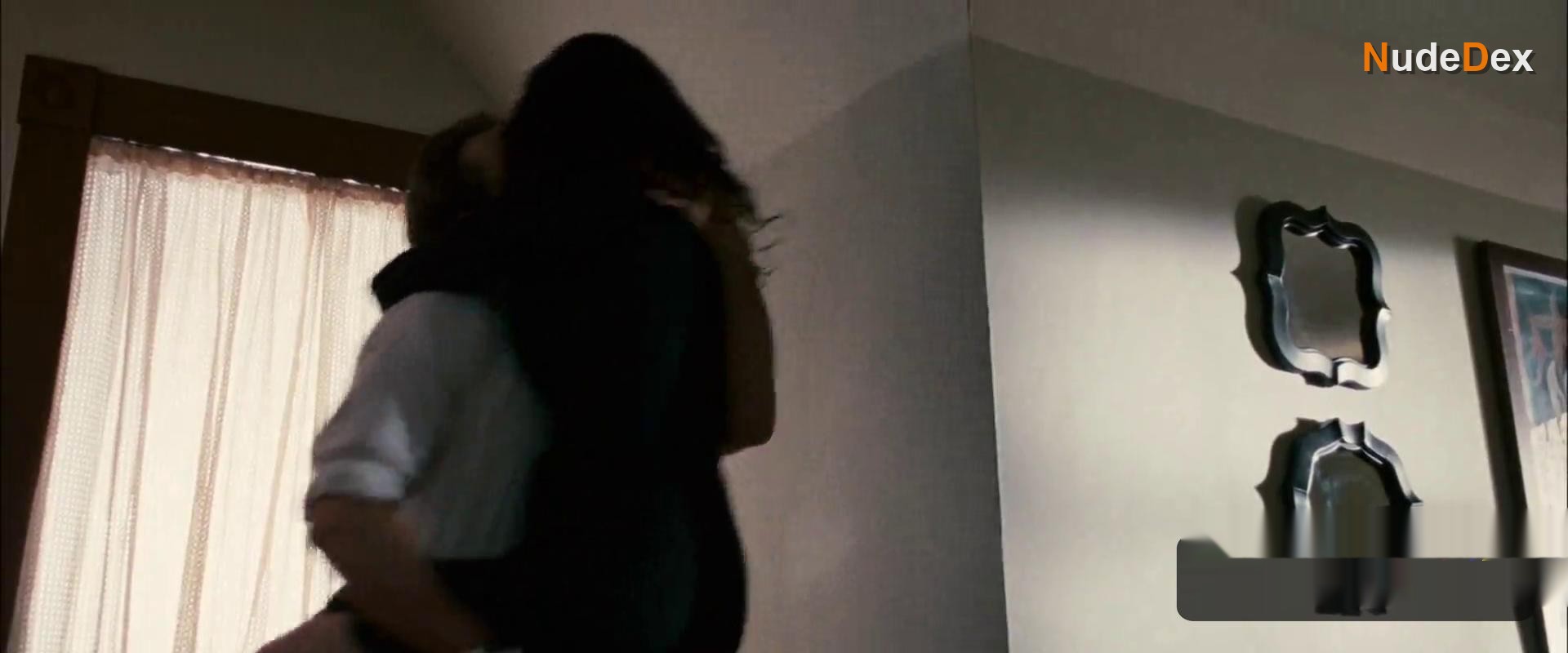 Carrie-anne Moss in Fireflies In The Garden, photo 1