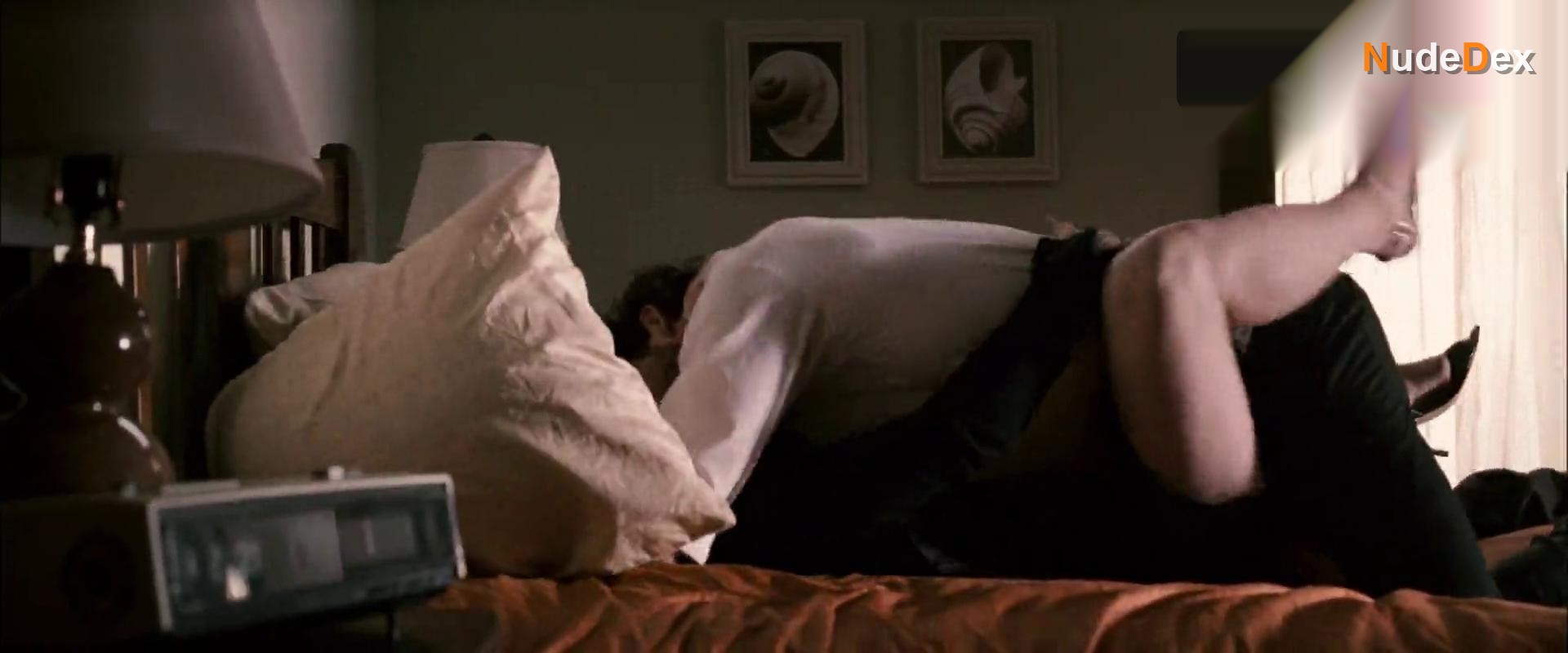 Carrie-anne Moss in Fireflies In The Garden, photo 3