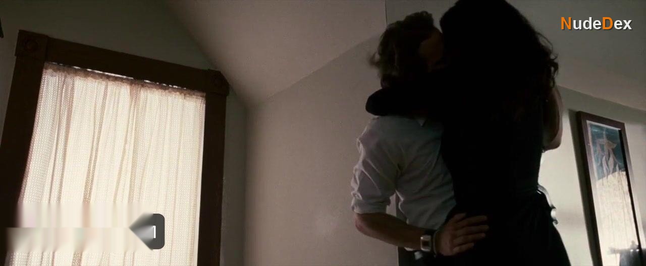 Carrie-anne Moss in Fireflies In The Garden, photo 7