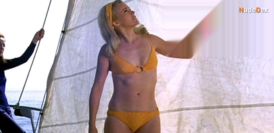 Carroll Baker in Paranoia, photo 1
