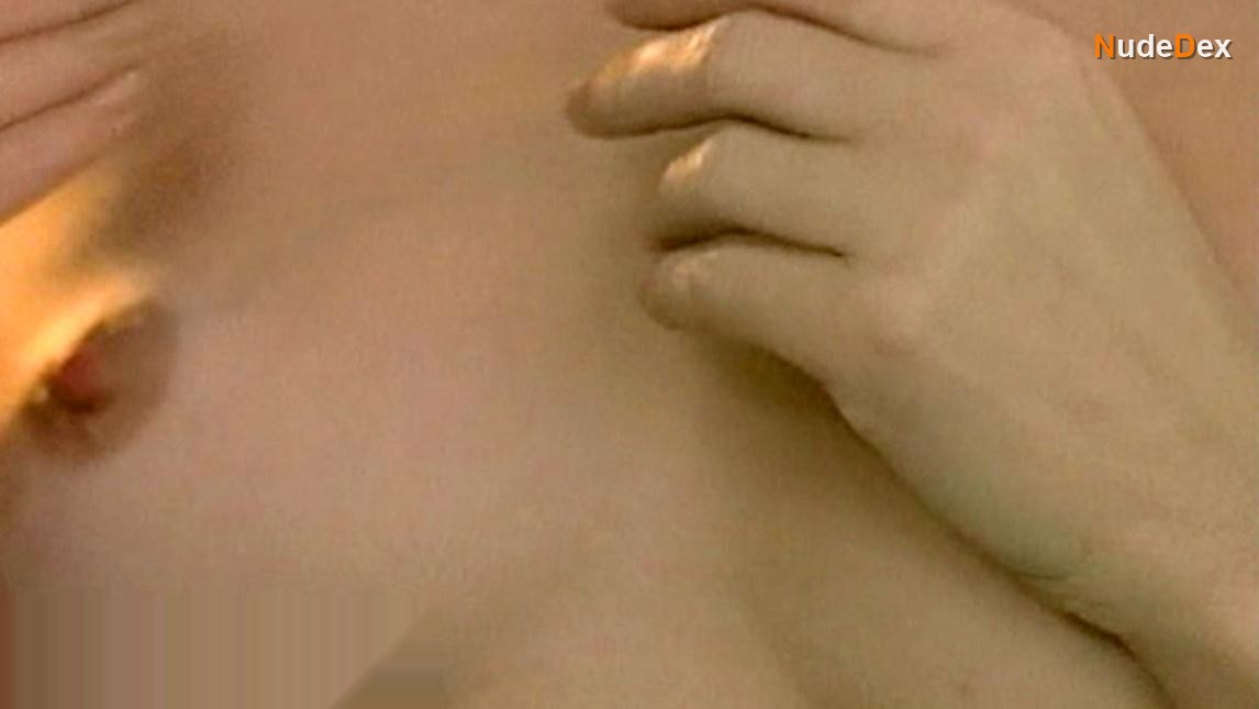 Catherine Deneuve in L Agression, photo 1