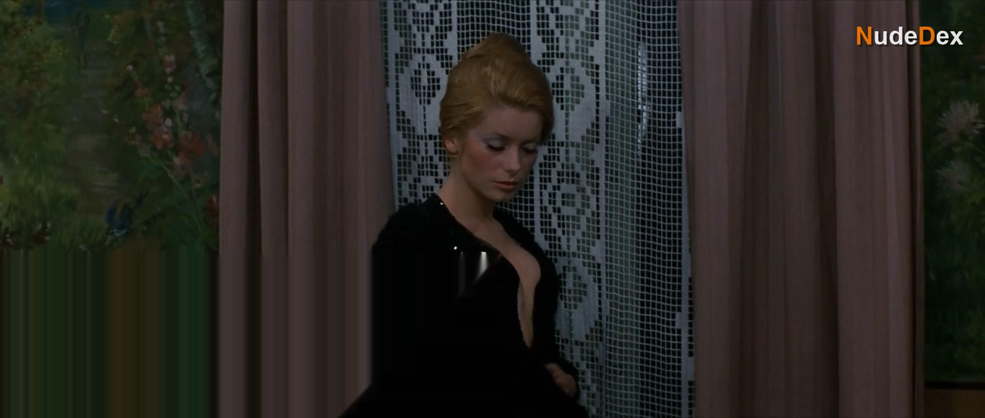 Catherine Deneuve in Mississippi Mermaid, photo 5