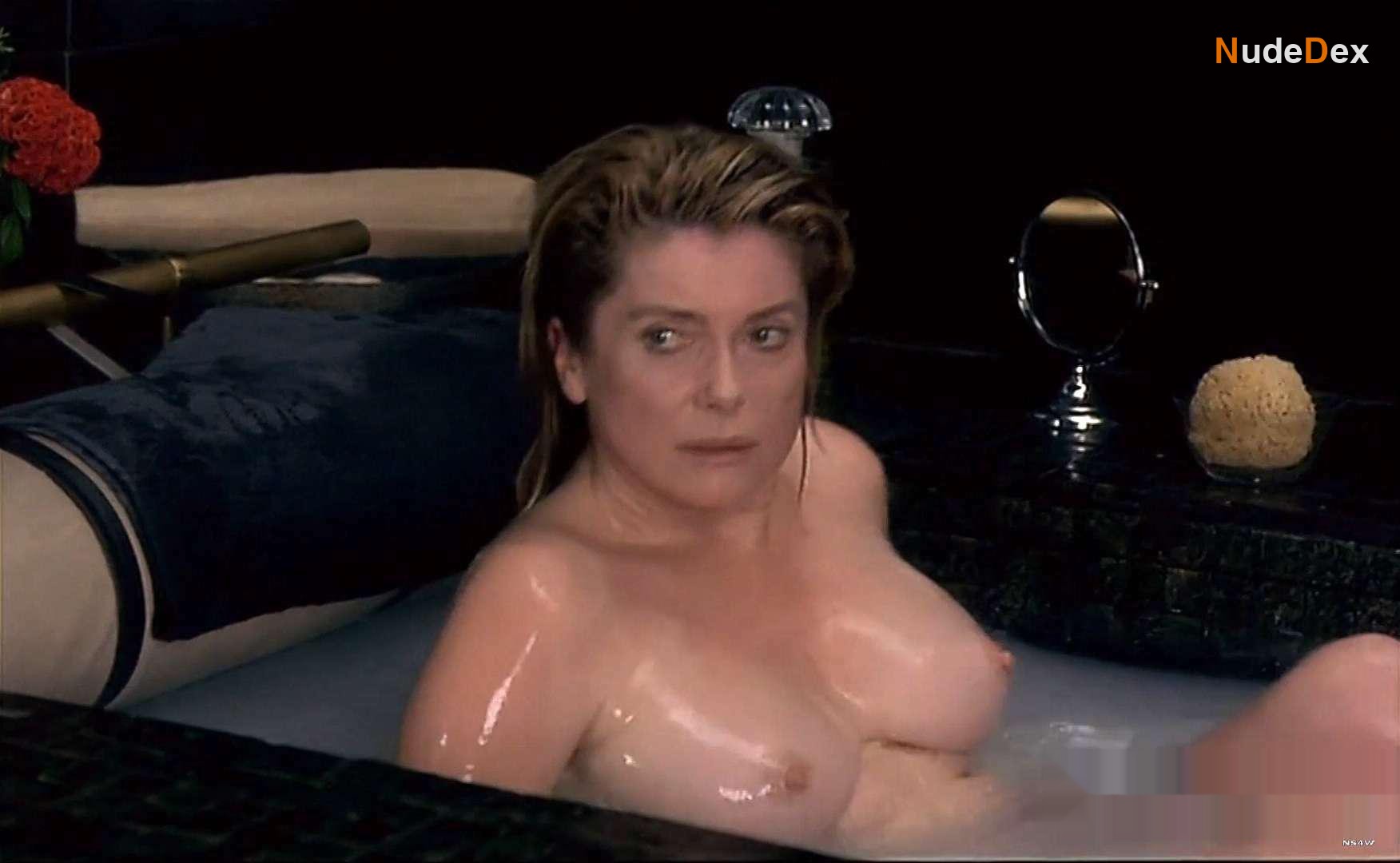 Catherine Deneuve in Pola X, photo 2