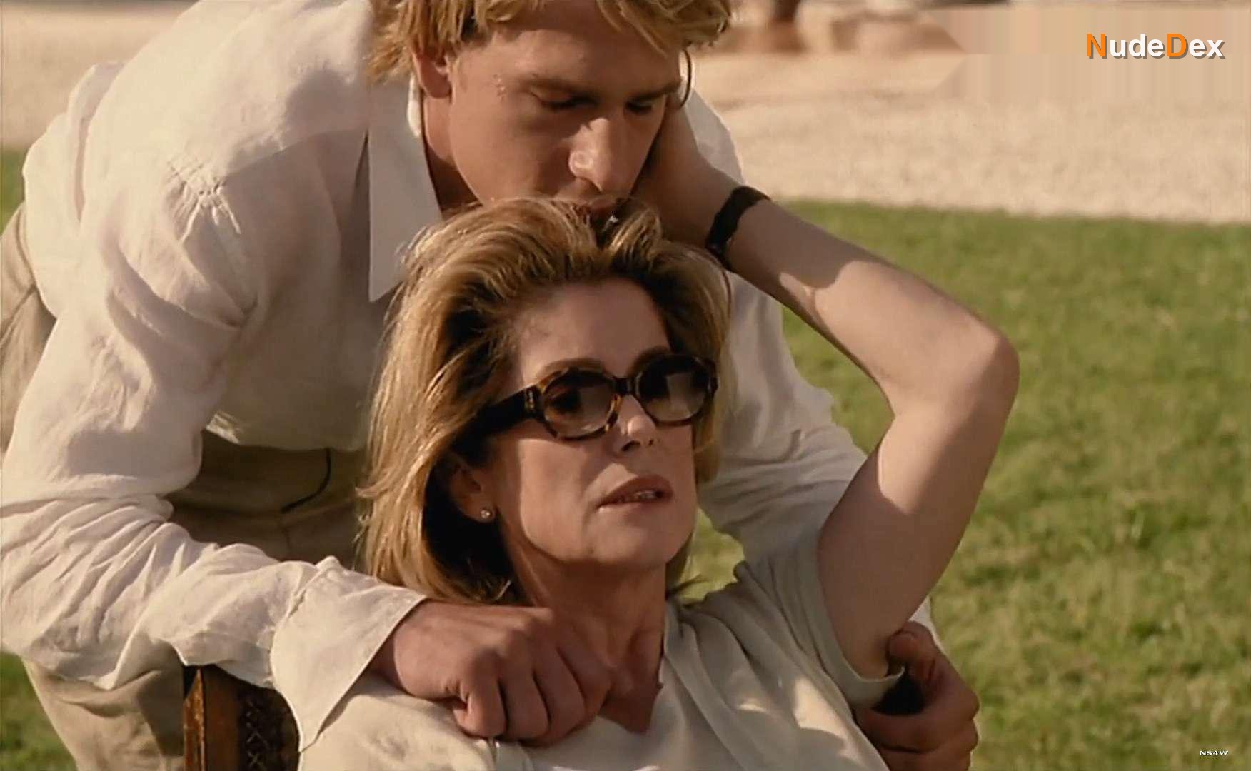Catherine Deneuve in Pola X, photo 3