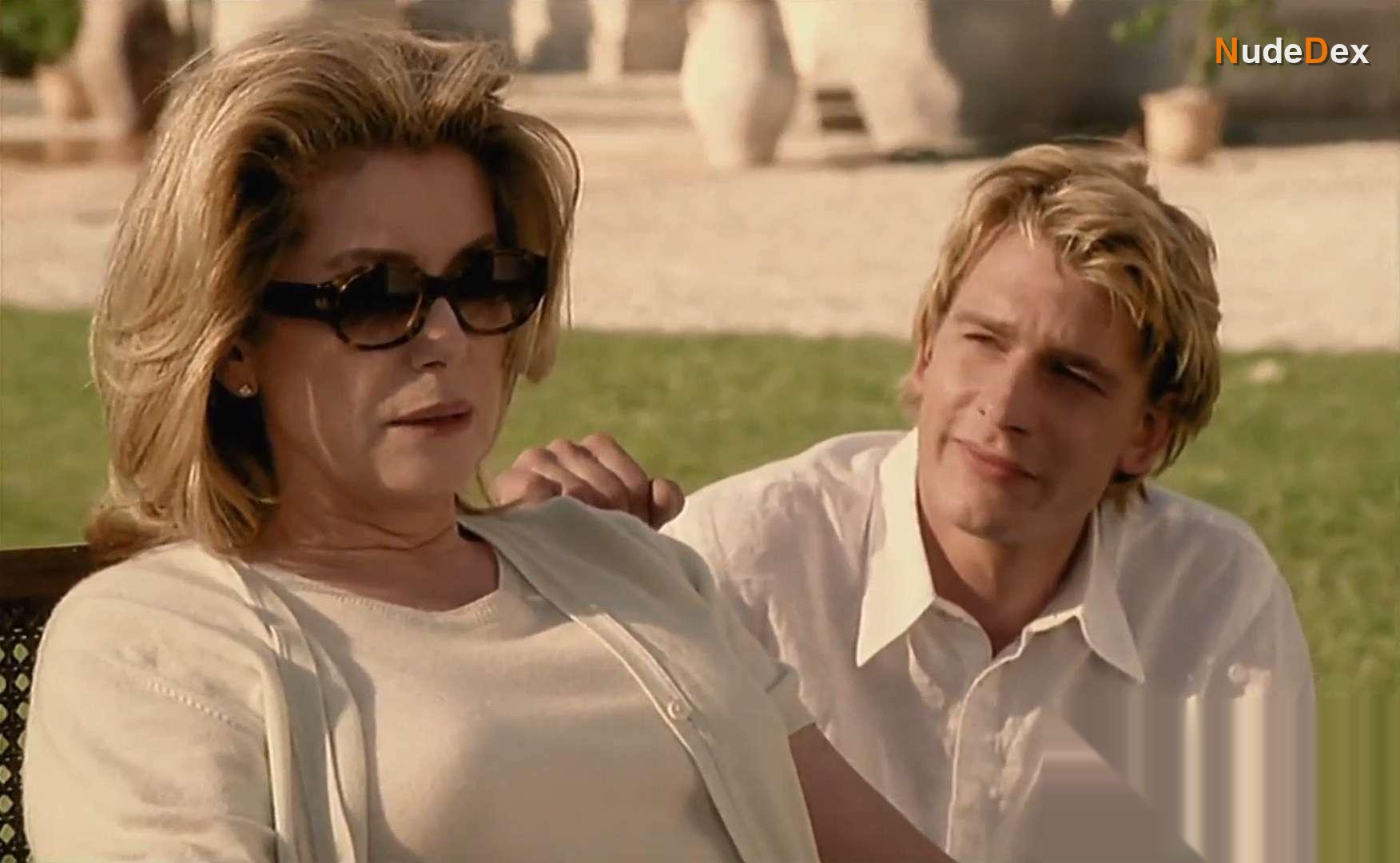 Catherine Deneuve in Pola X, photo 5