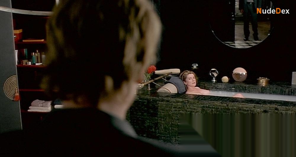 Catherine Deneuve in Pola X, photo 8