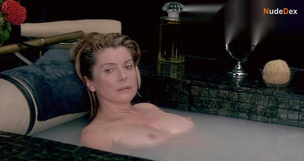 Catherine Deneuve in Pola X, photo 9