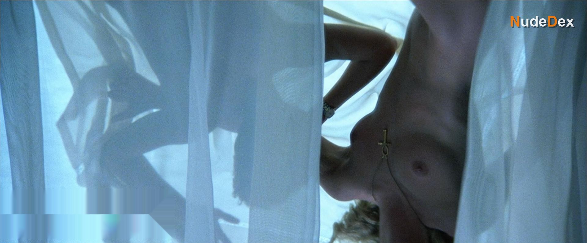 Catherine Deneuve in The Hunger, photo 4