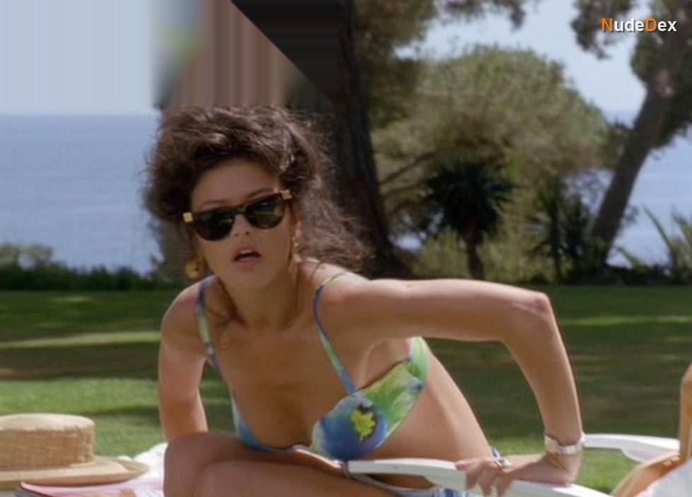 Catherine Zeta-jones in Splitting Heirs, photo 4