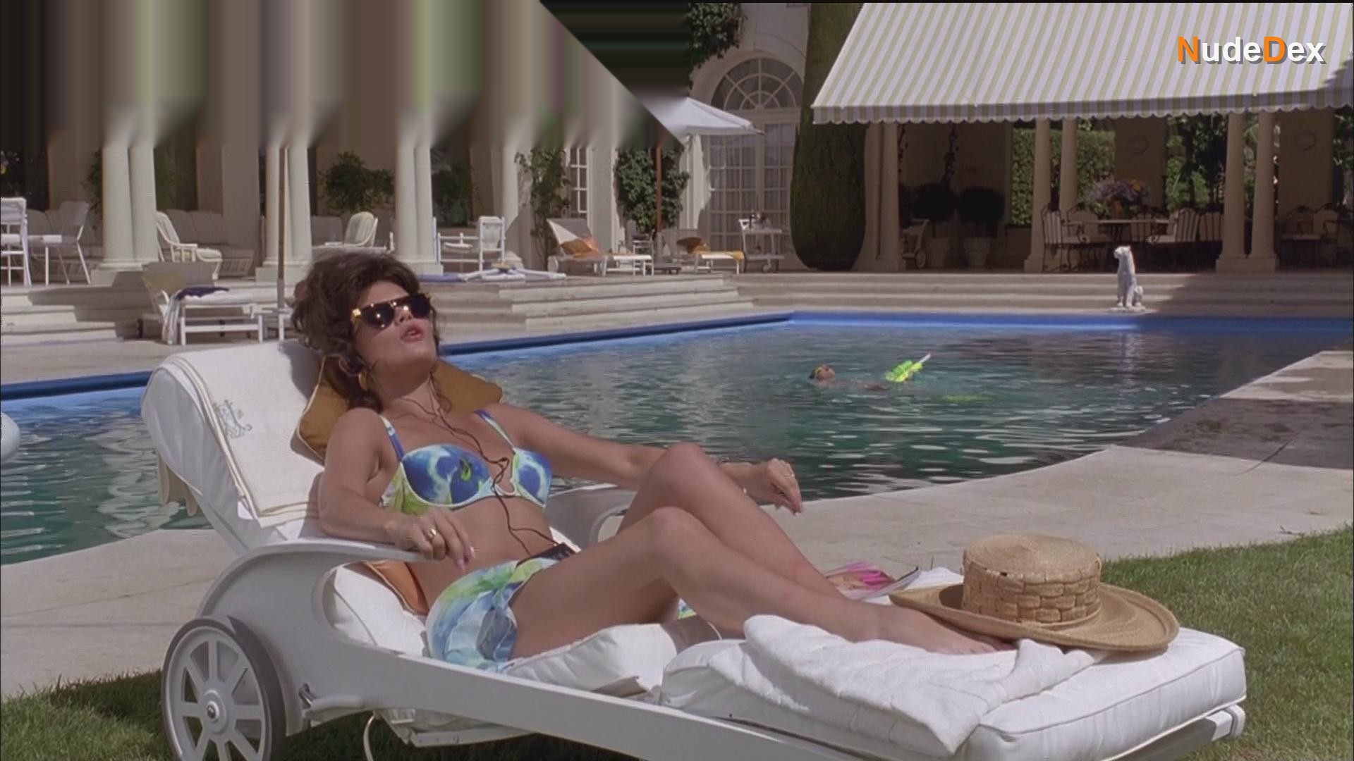 Catherine Zeta-jones in Splitting Heirs, photo 14