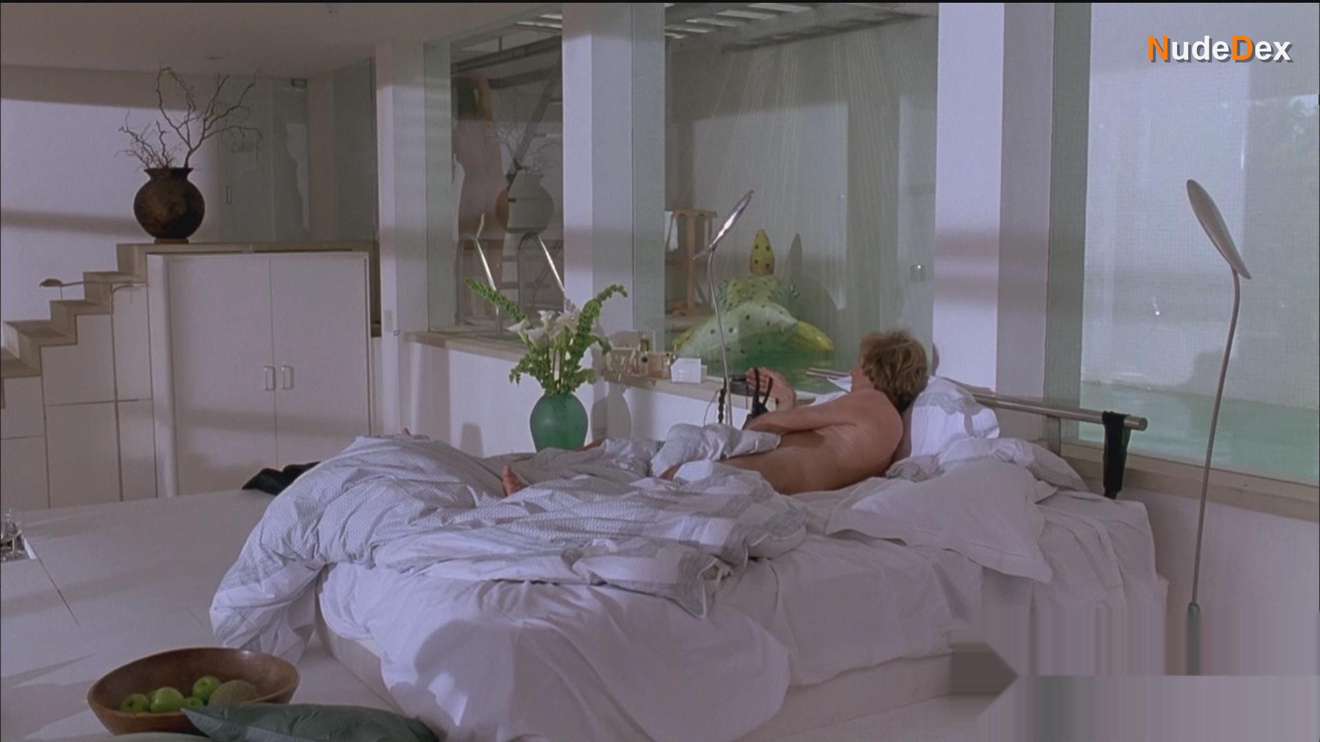 Catherine Zeta-jones in Splitting Heirs, photo 18