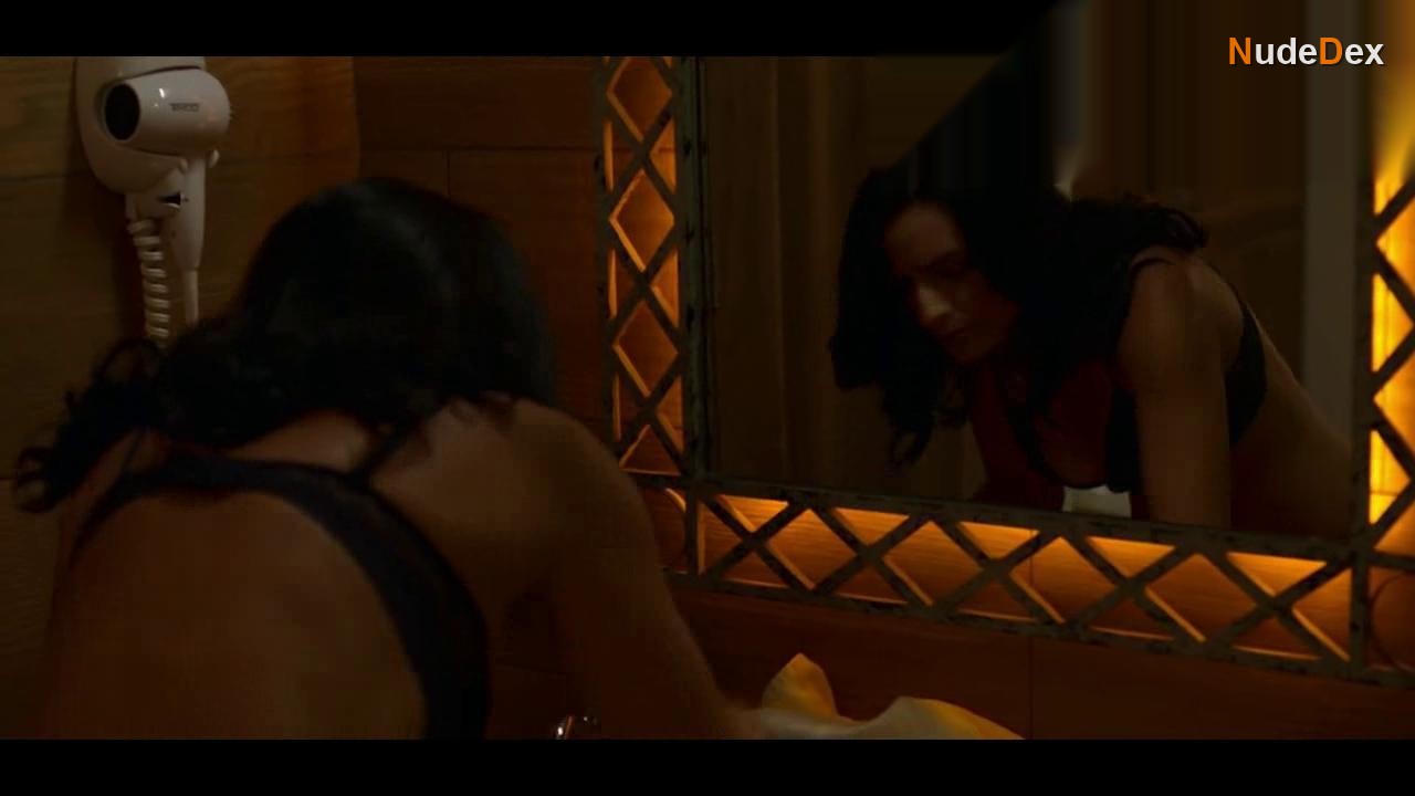 Cecilia Suarez in The House Of Flowers, photo 3
