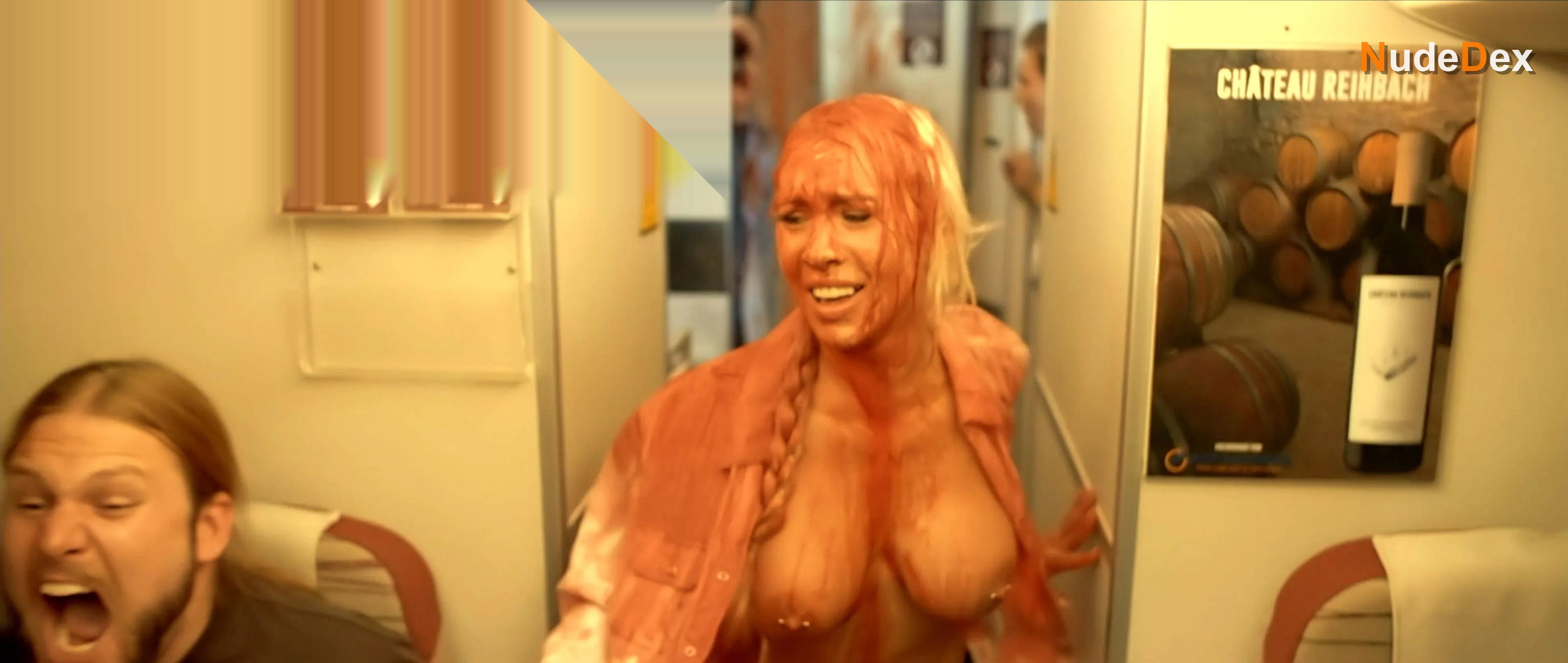 Celina Davis in Sky Sharks, photo 3