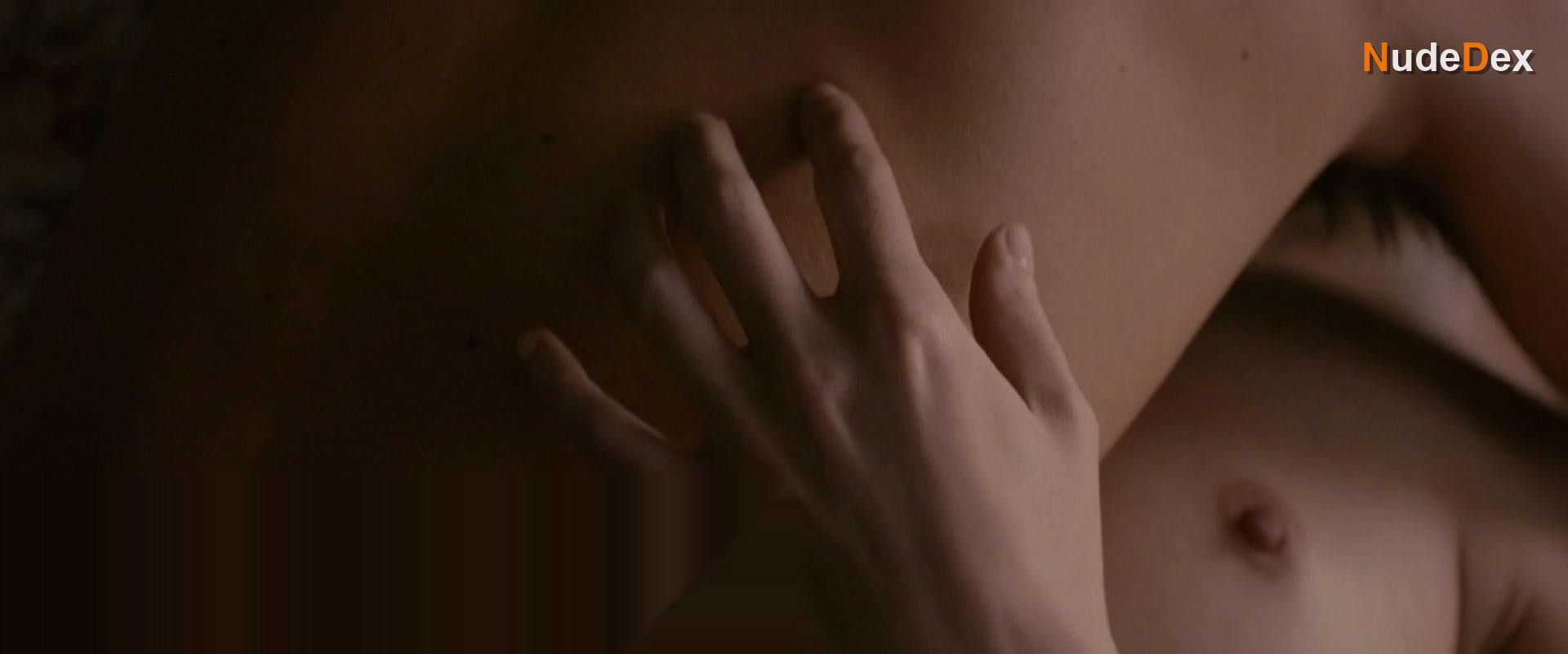 Celine Sallette in Ceasefire, photo 4