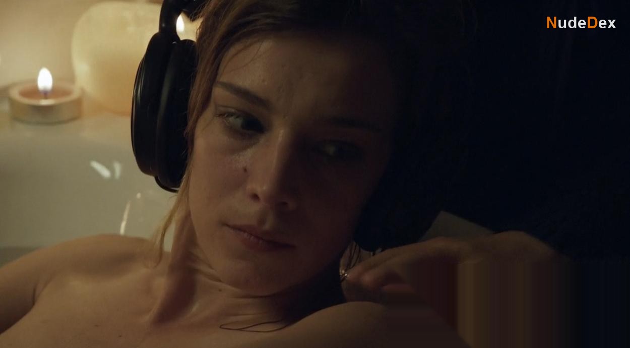 Celine Sallette in The Returned, photo 5