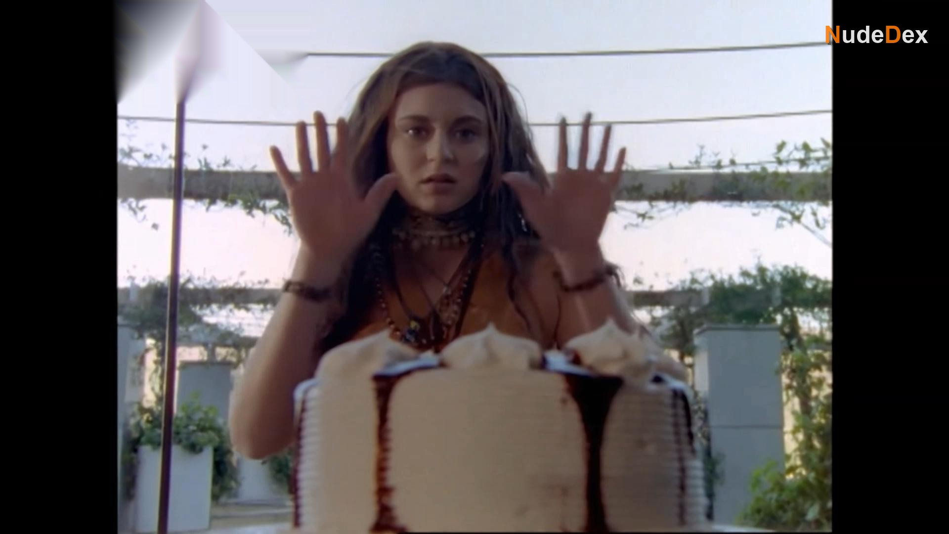 The Surfer King in The Surfer King, photo 7