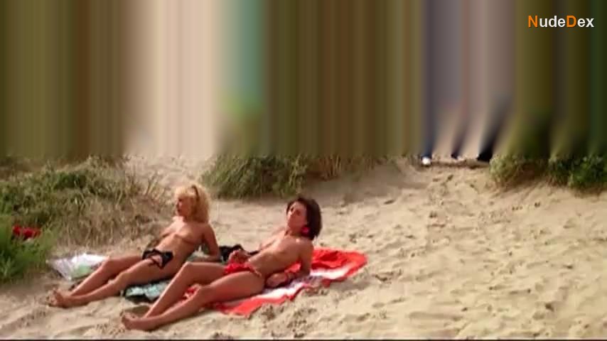 Cerise in Vive Les Femmes, photo 1