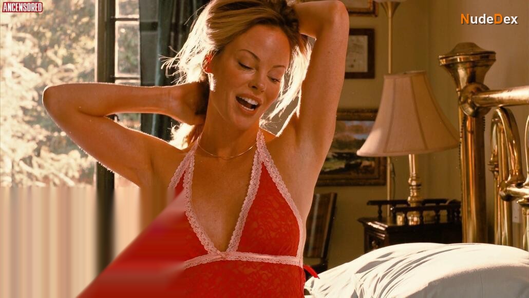 Chandra West in Burn Notice The Fall Of Sam Axe, photo 2