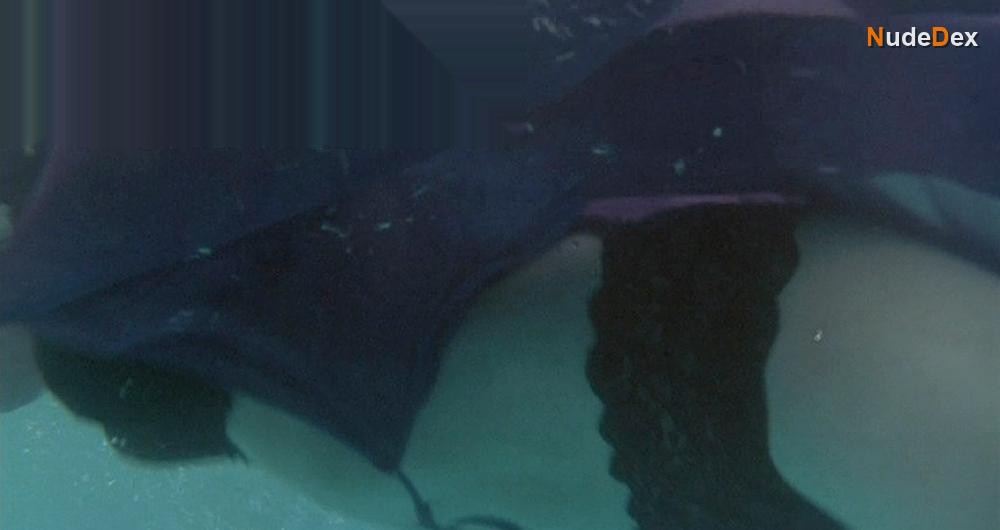 Chandra West in Water's Edge, photo 5