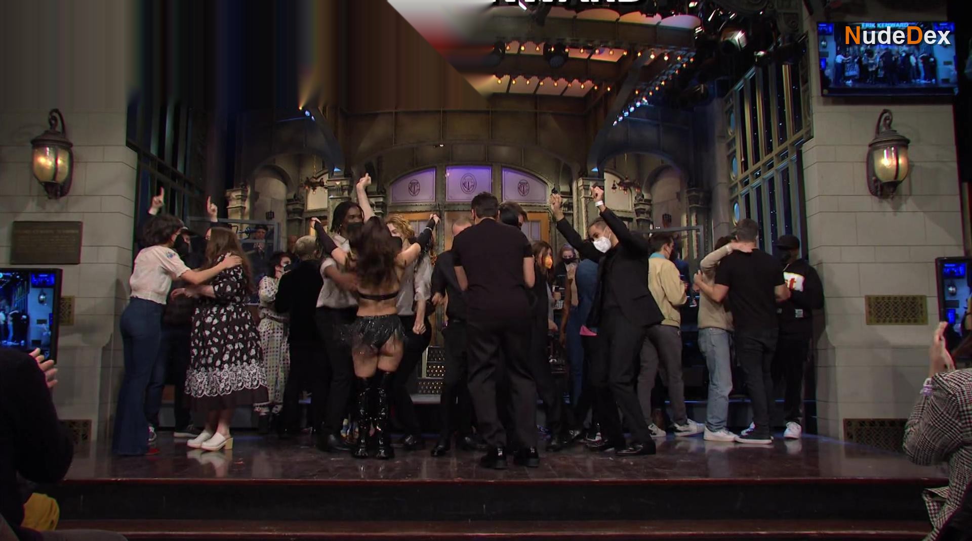 Charli Xcx in Saturday Night Live, photo 1