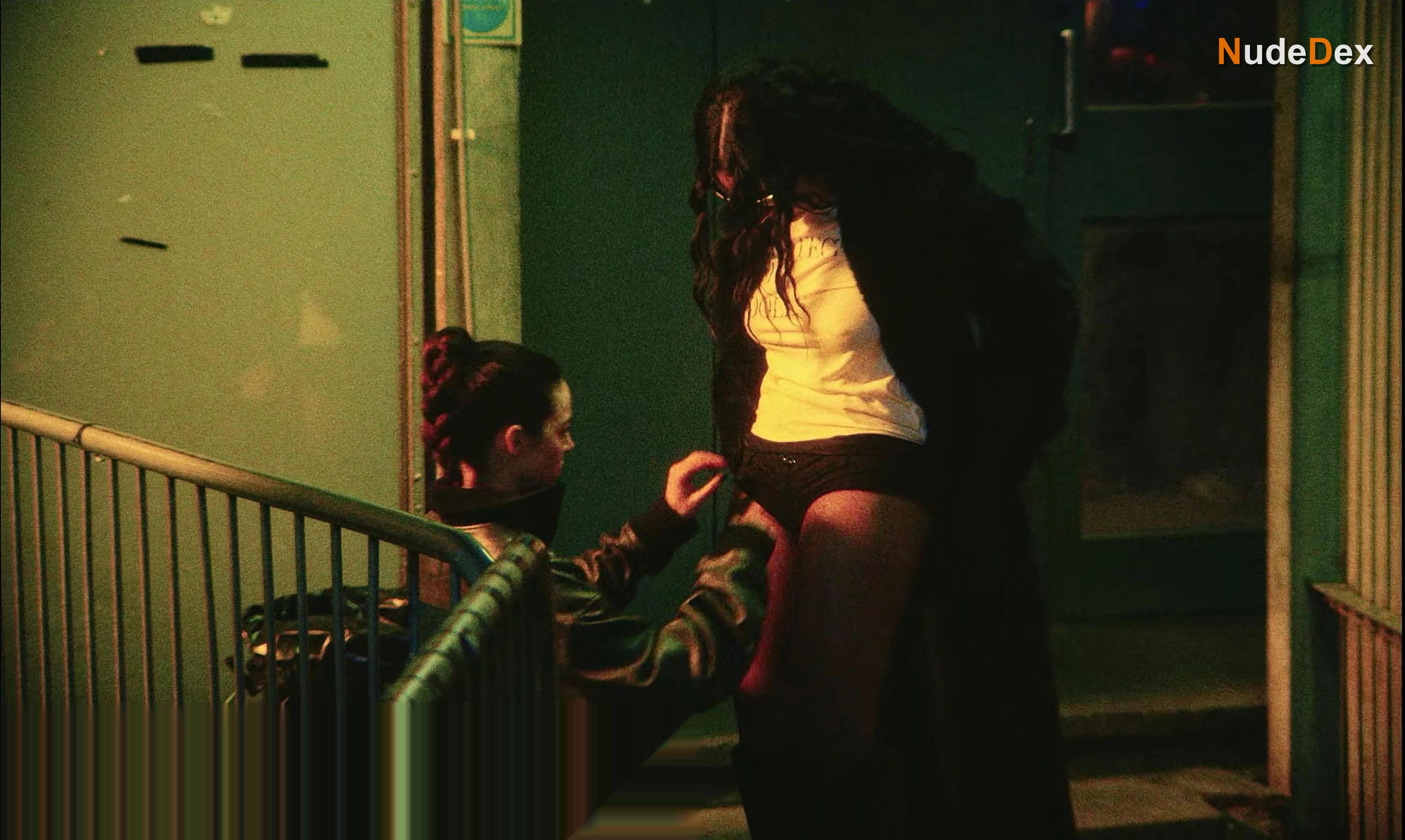 Charli Xcx in The Moment, photo 5