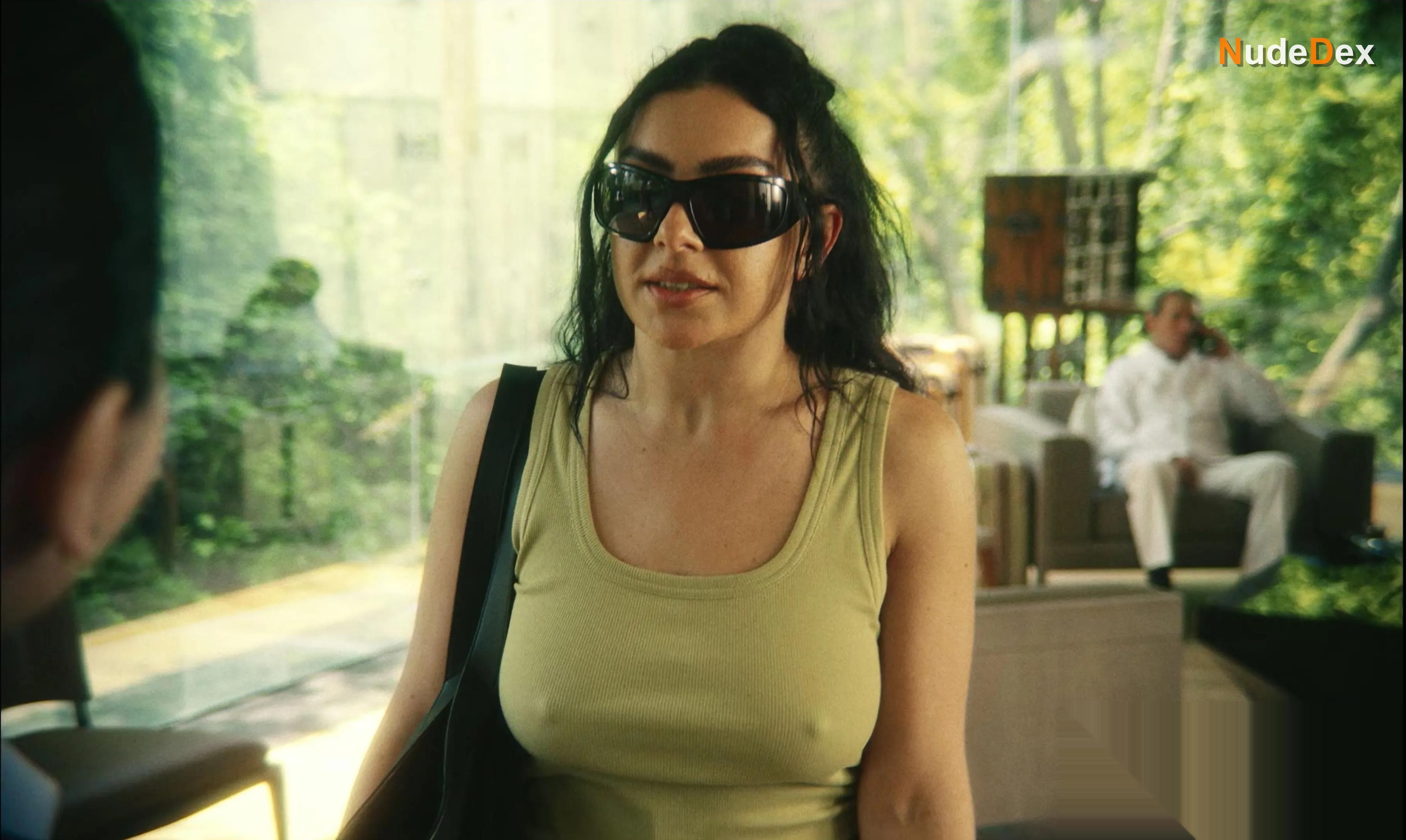 Charli Xcx in The Moment, photo 8