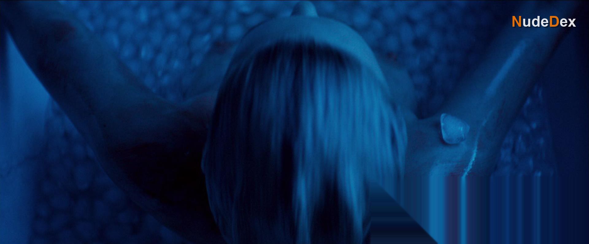 Atomic Blonde in Atomic Blonde, photo 5