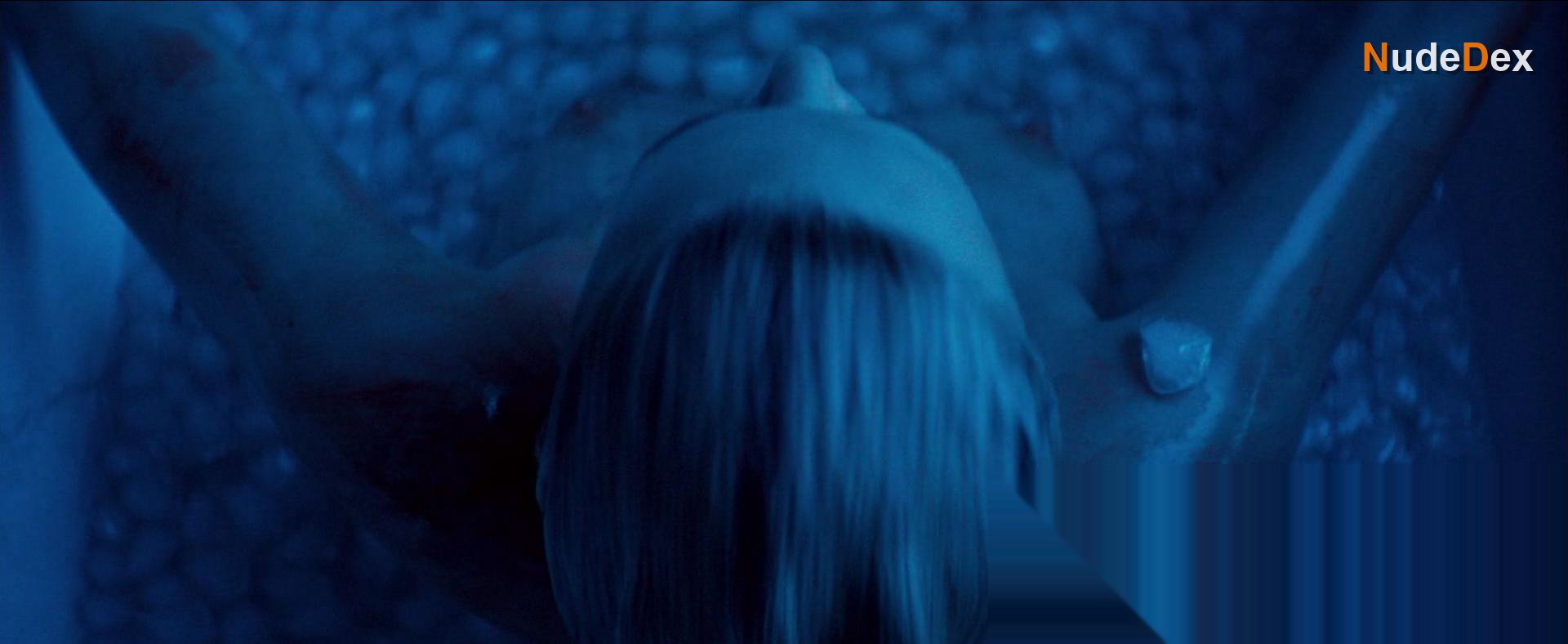 Atomic Blonde in Atomic Blonde, photo 9