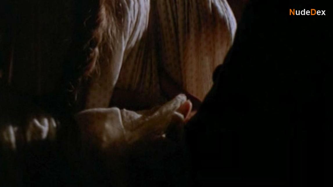 Valentina Vargas in Hellraiser: Bloodline