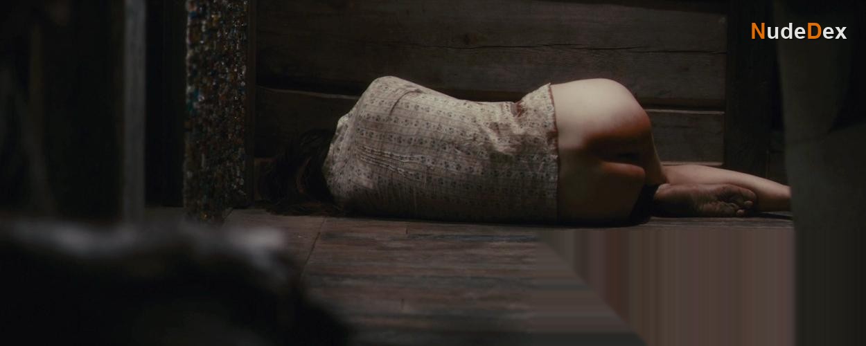 Charlotte Gainsbourg in Antichrist, photo 11