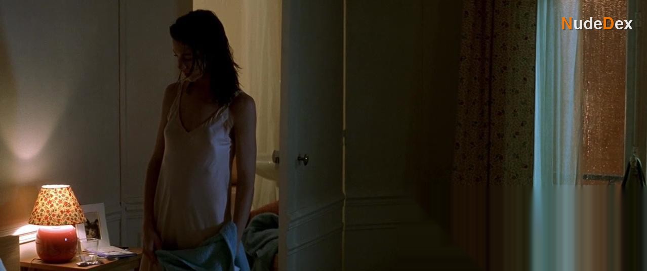Charlotte Gainsbourg in Happily Ever After, photo 12