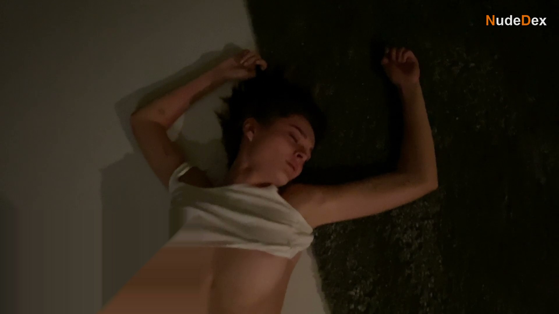 Charlotte Lawrence in Chapter 51, photo 3
