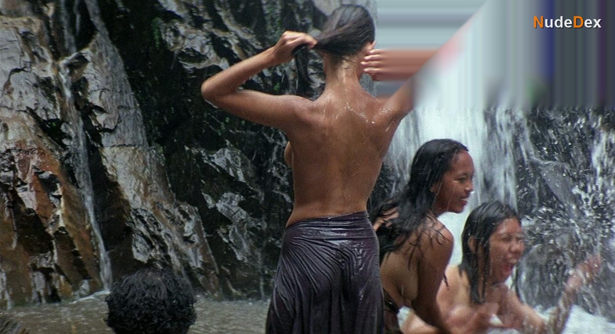 Charlotte Lewis in Men Of War, photo 6