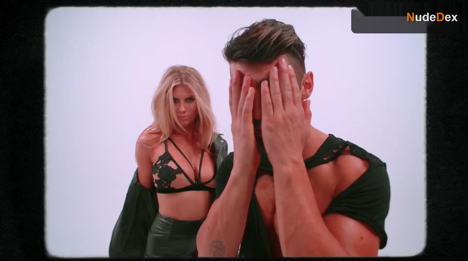 Charlotte Mckinney in Body Moves, photo 5