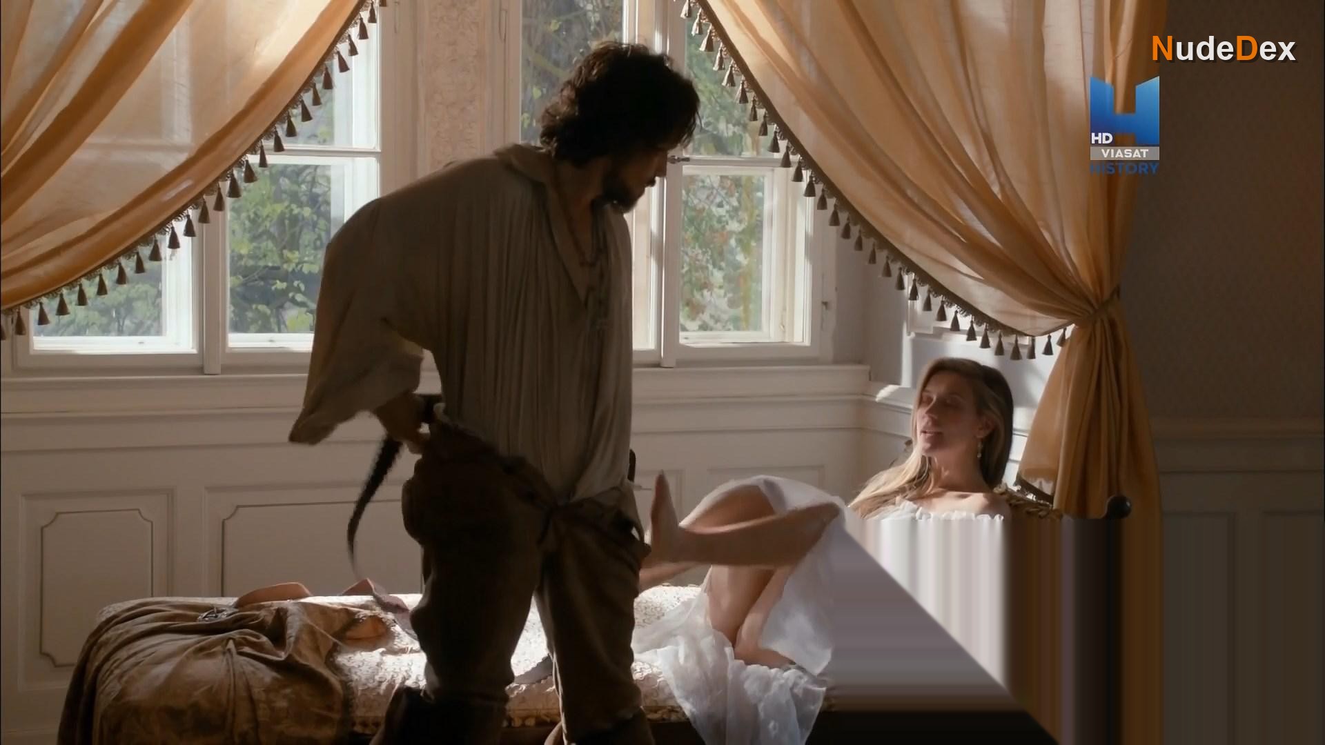 Charlotte Salt in The Musketeers, photo 1