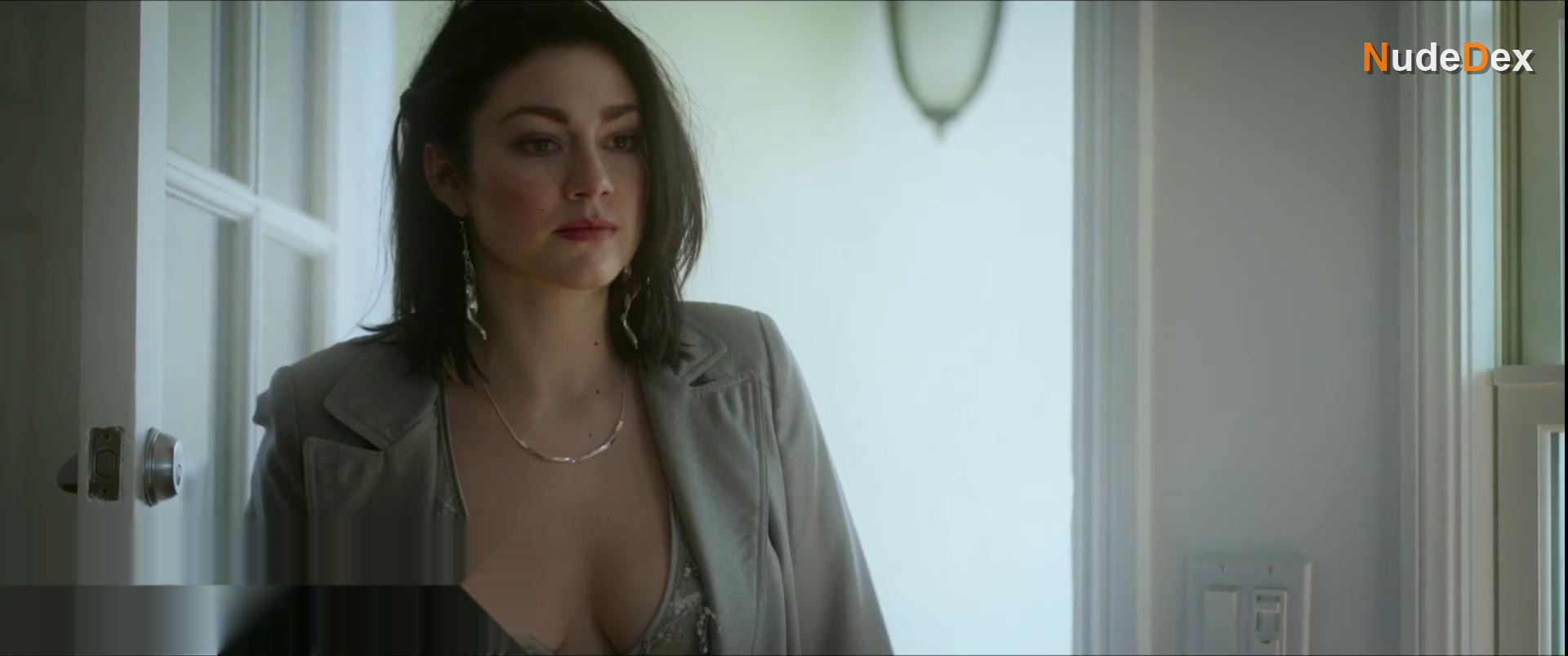 Charlotte Wallace in Queen Of Prey, photo 2