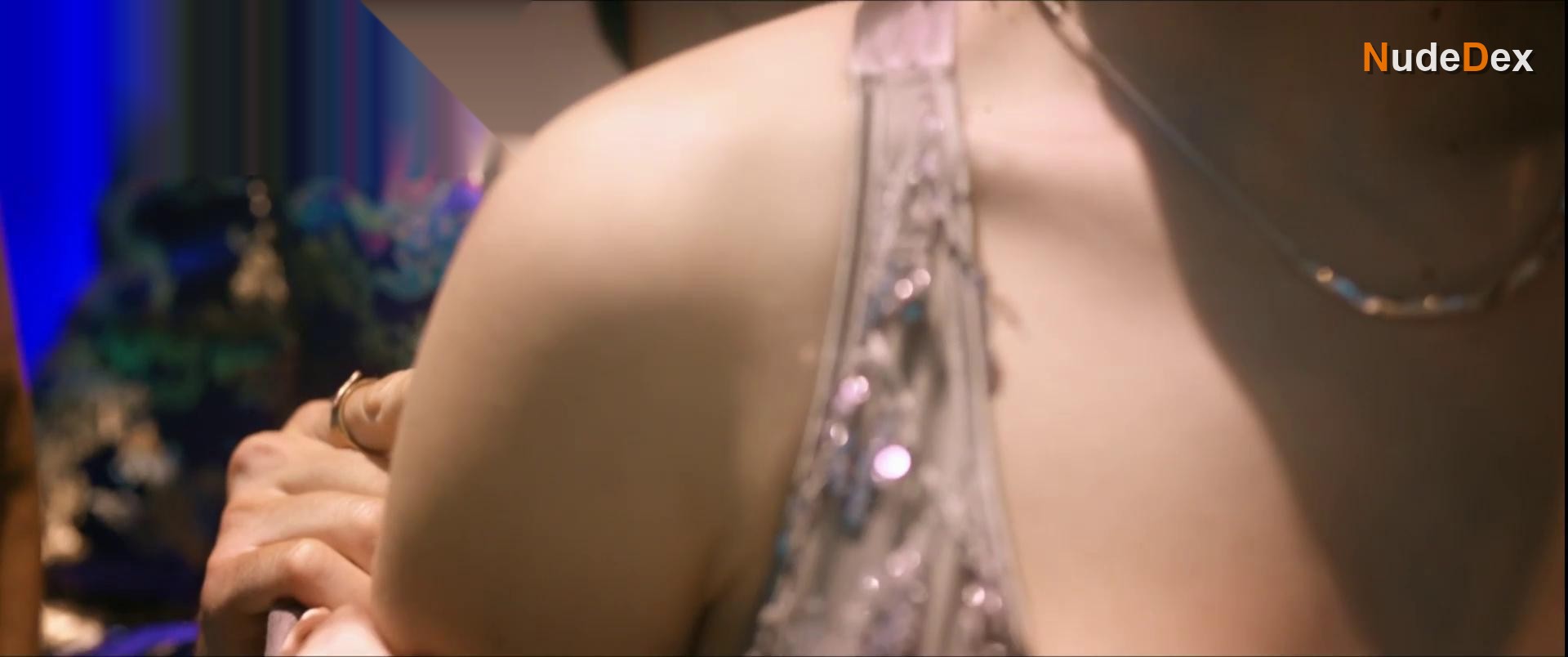 Charlotte Wallace in Queen Of Prey, photo 4