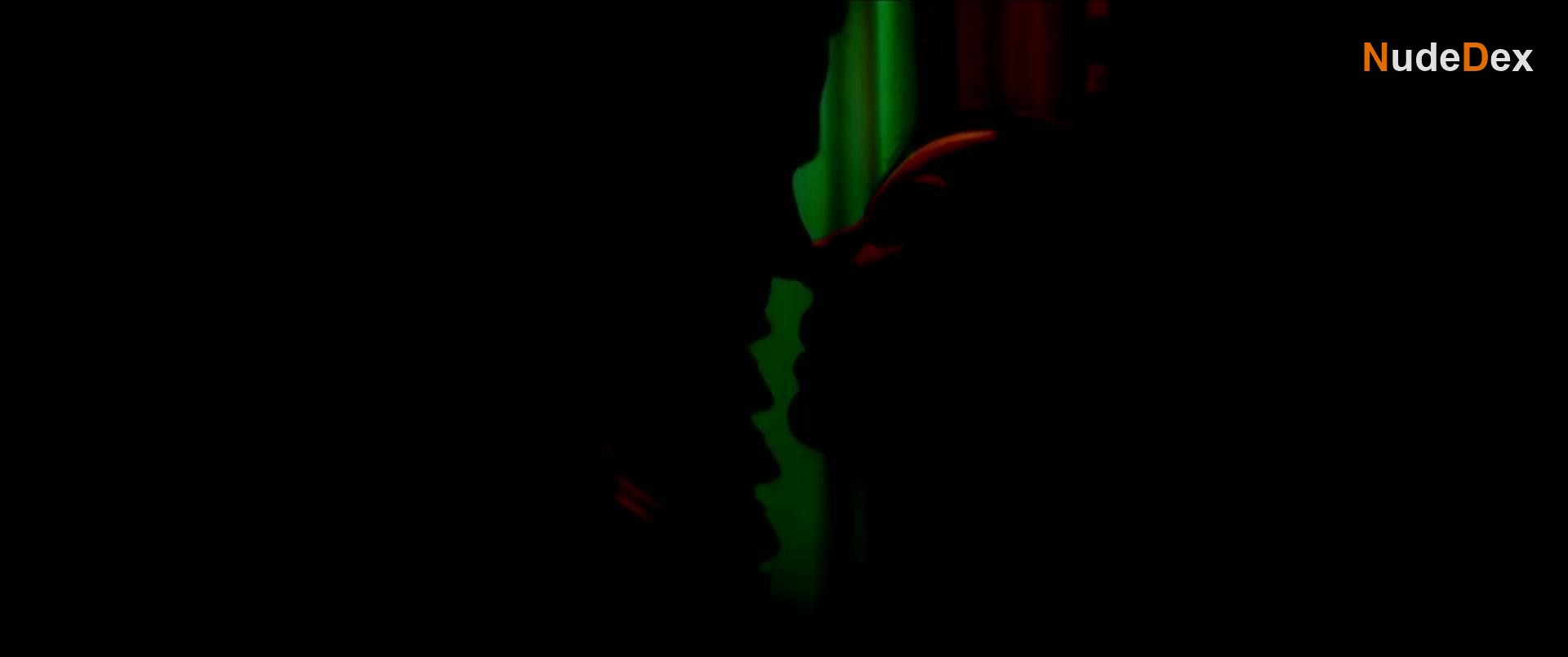 Charlotte Wallace in Queen Of Prey, photo 7