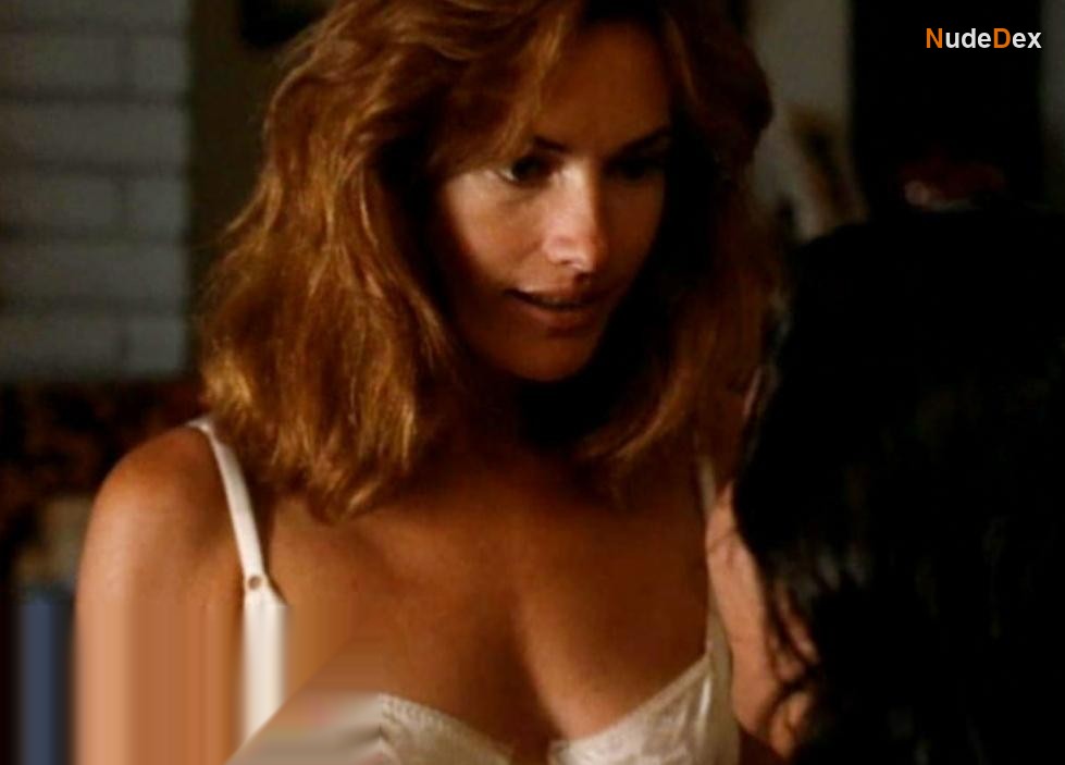 Chelsea Field in Extreme Justice, photo 4