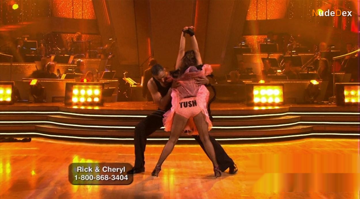 Cheryl Burke in Dancing With The Stars, photo 1