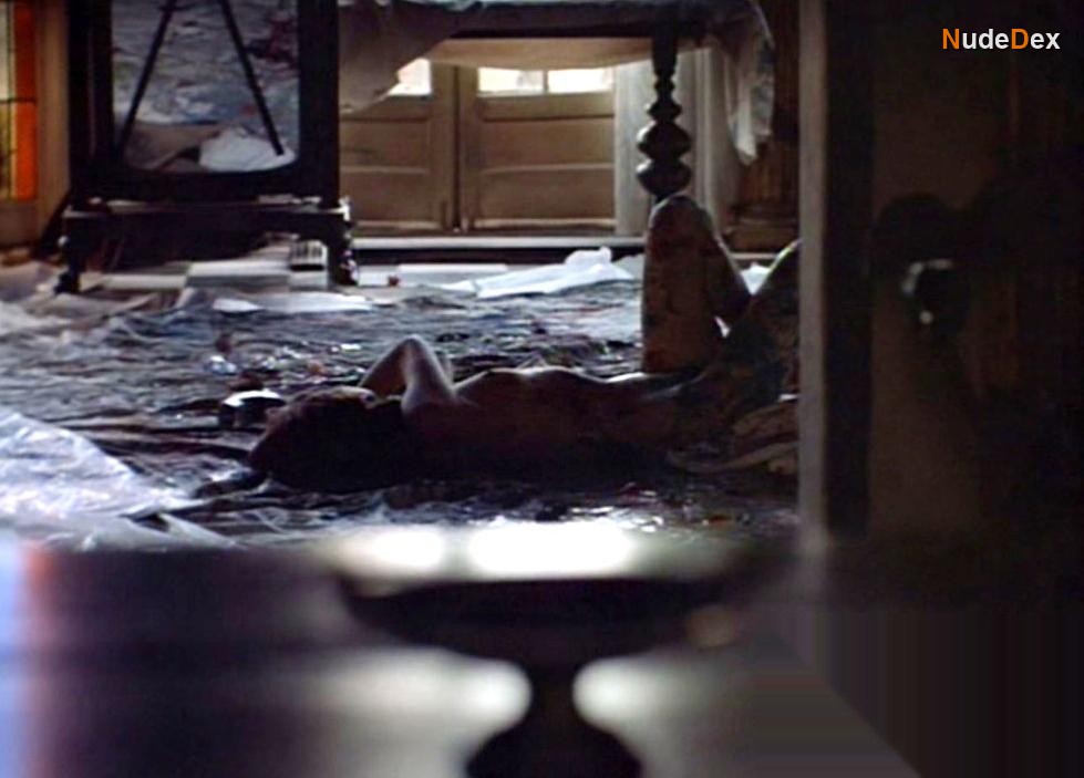 Cheryl Pollak in No Strings Attached, photo 4