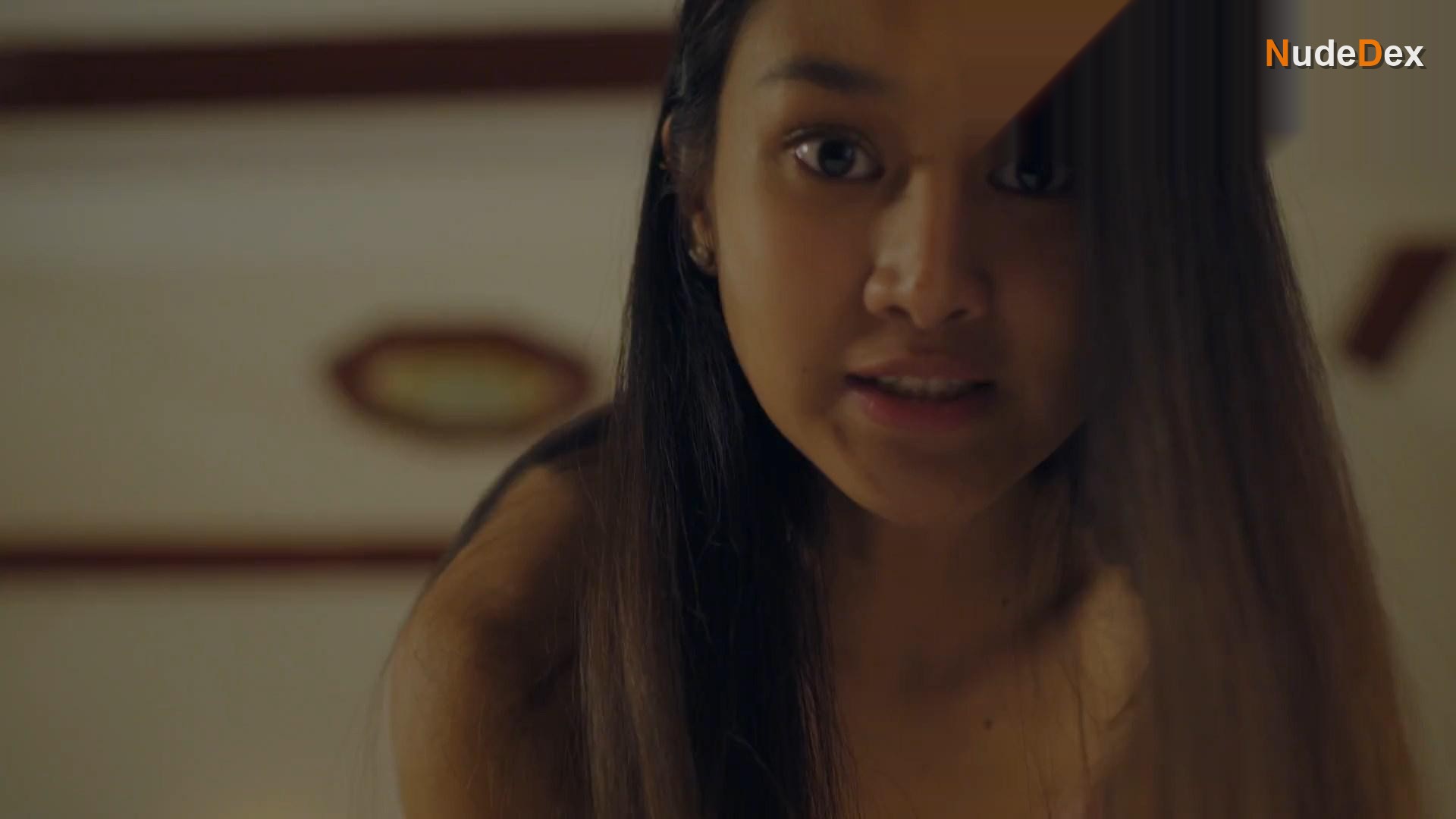 Chienna Filomeno in Allergy In Love, photo 4
