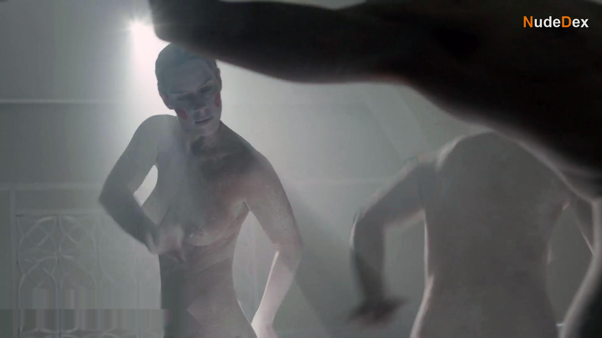 Chloe Benou in Dolls Of Dresden, photo 10