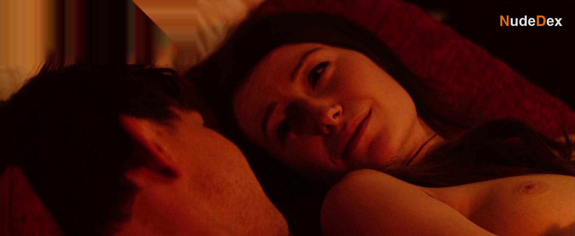 Chloe Carroll in The Honeymoon Phase, photo 4