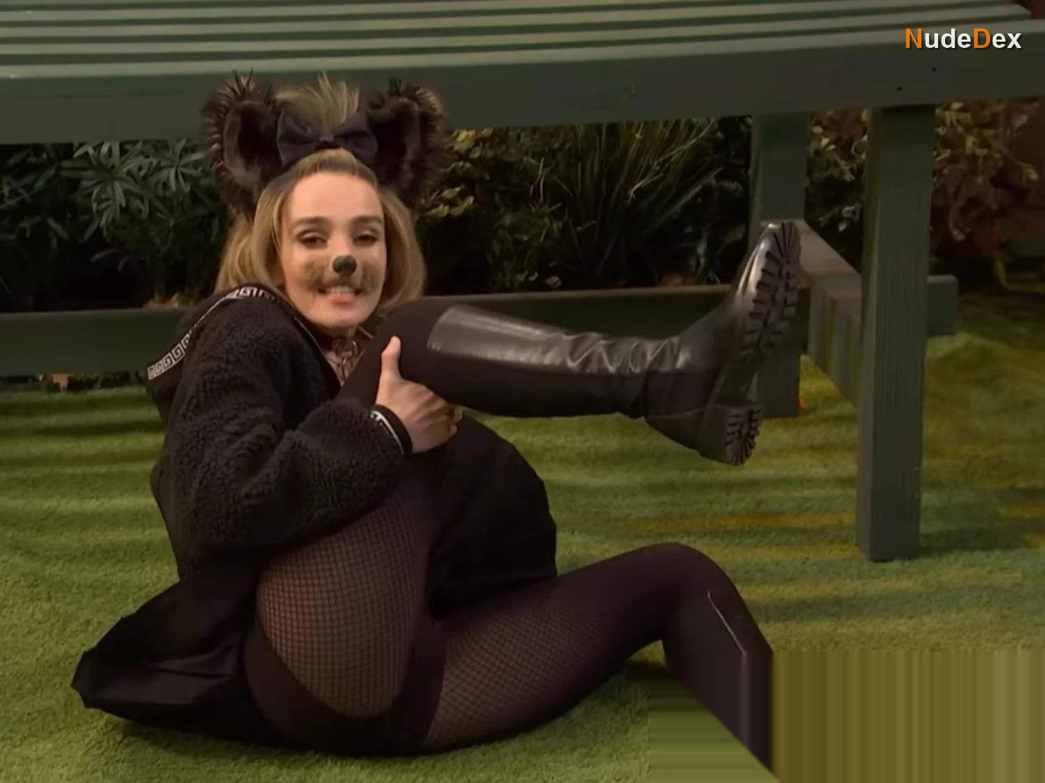 Chloe Fineman in Saturday Night Live, photo 7