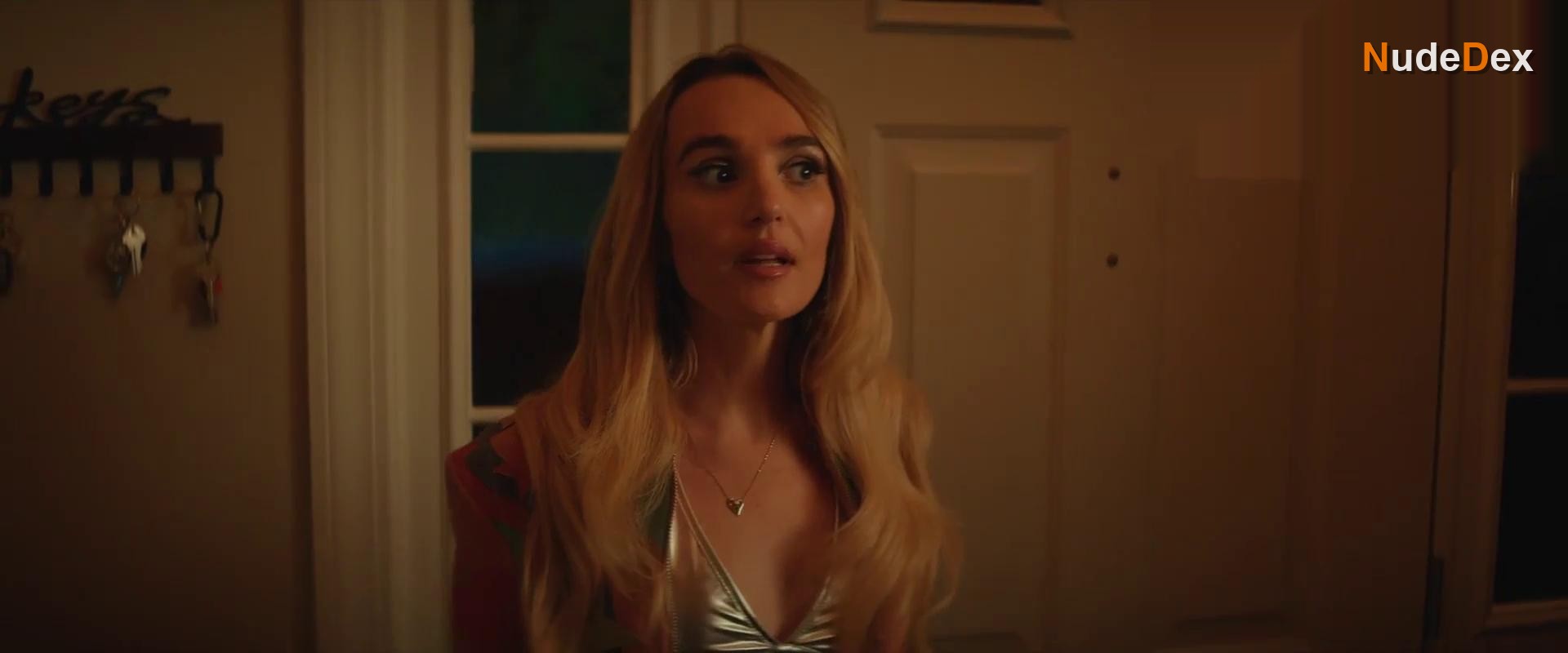 Chloe Fineman in Summer Of 69, photo 14