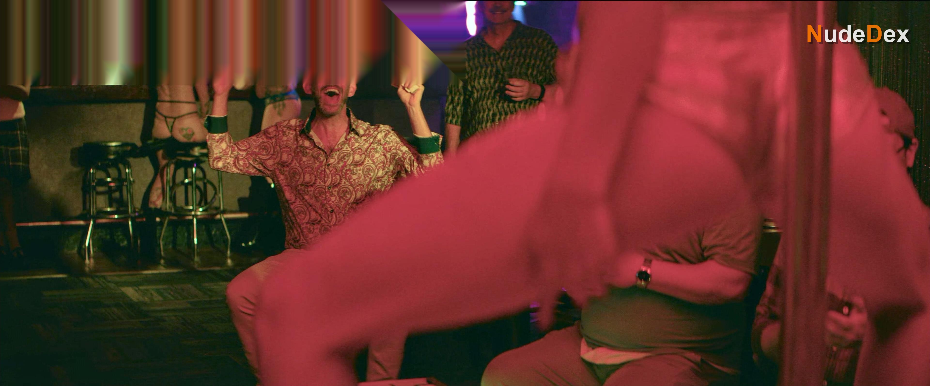 Chloe Fineman in Summer Of 69, photo 19