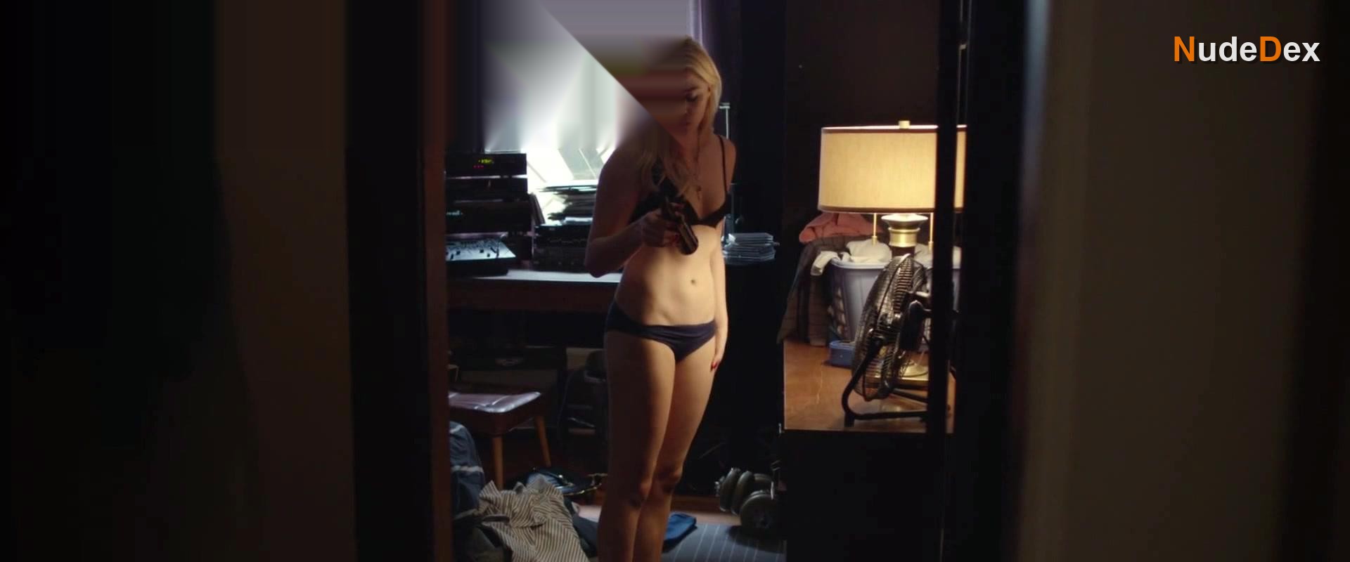 Chloe Grace Moretz in Brain On Fire, photo 11